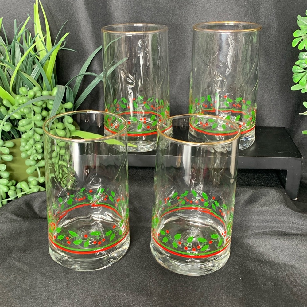 4 Vintage 1982 Arby’s collection gold rim holly berry Christmas Holiday glasses